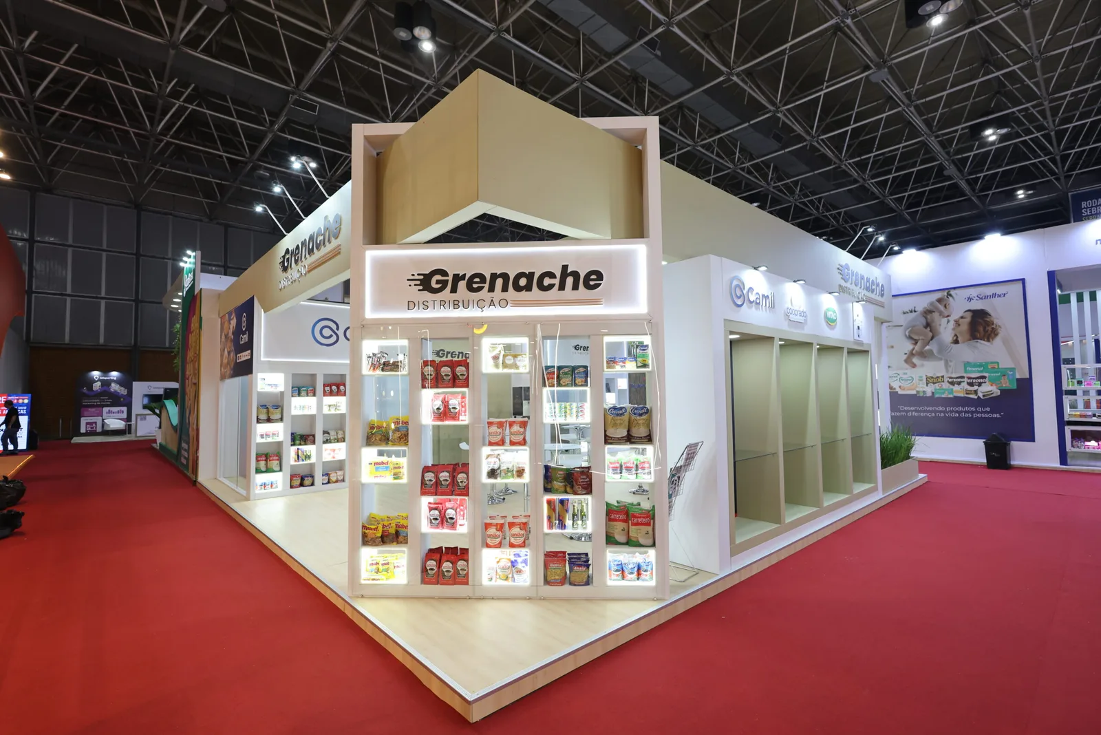 Stand personalizado montado pela Griffin Montagens em feira de negócios